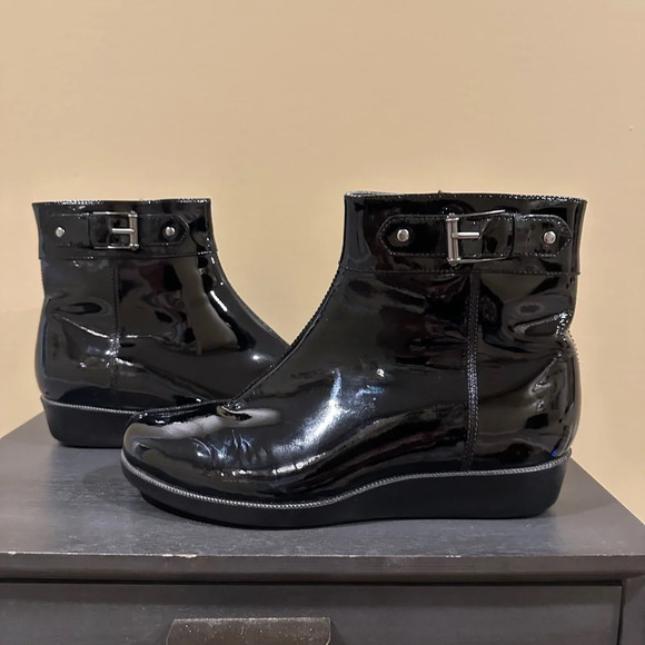 Cole Haan/Nike patent leather side zip booties in great condition size  7 - Picture 5 of 8